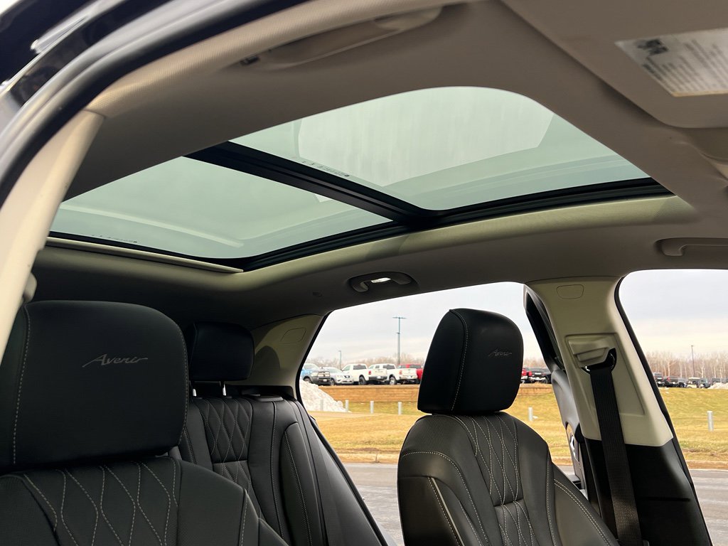 Used 2023 Buick Envision Avenir image 30