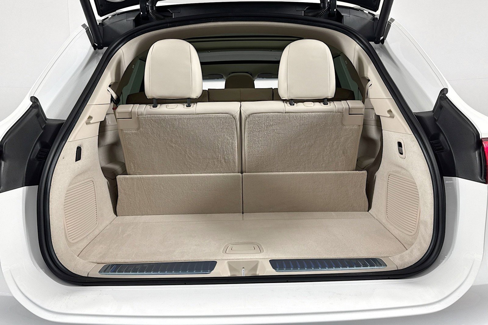 New 2026 Mercedes-Benz EQS 550 4MATIC SUV image 22