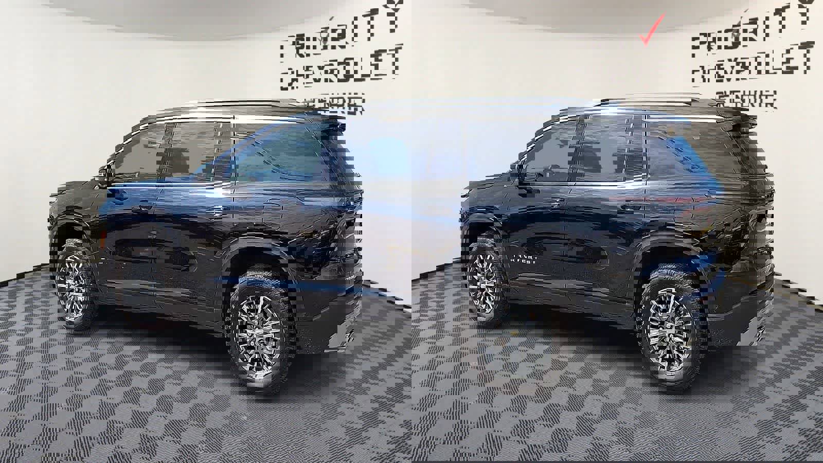 Used 2025 Chevrolet Traverse LT w/ Enhanced Driving Package image 6