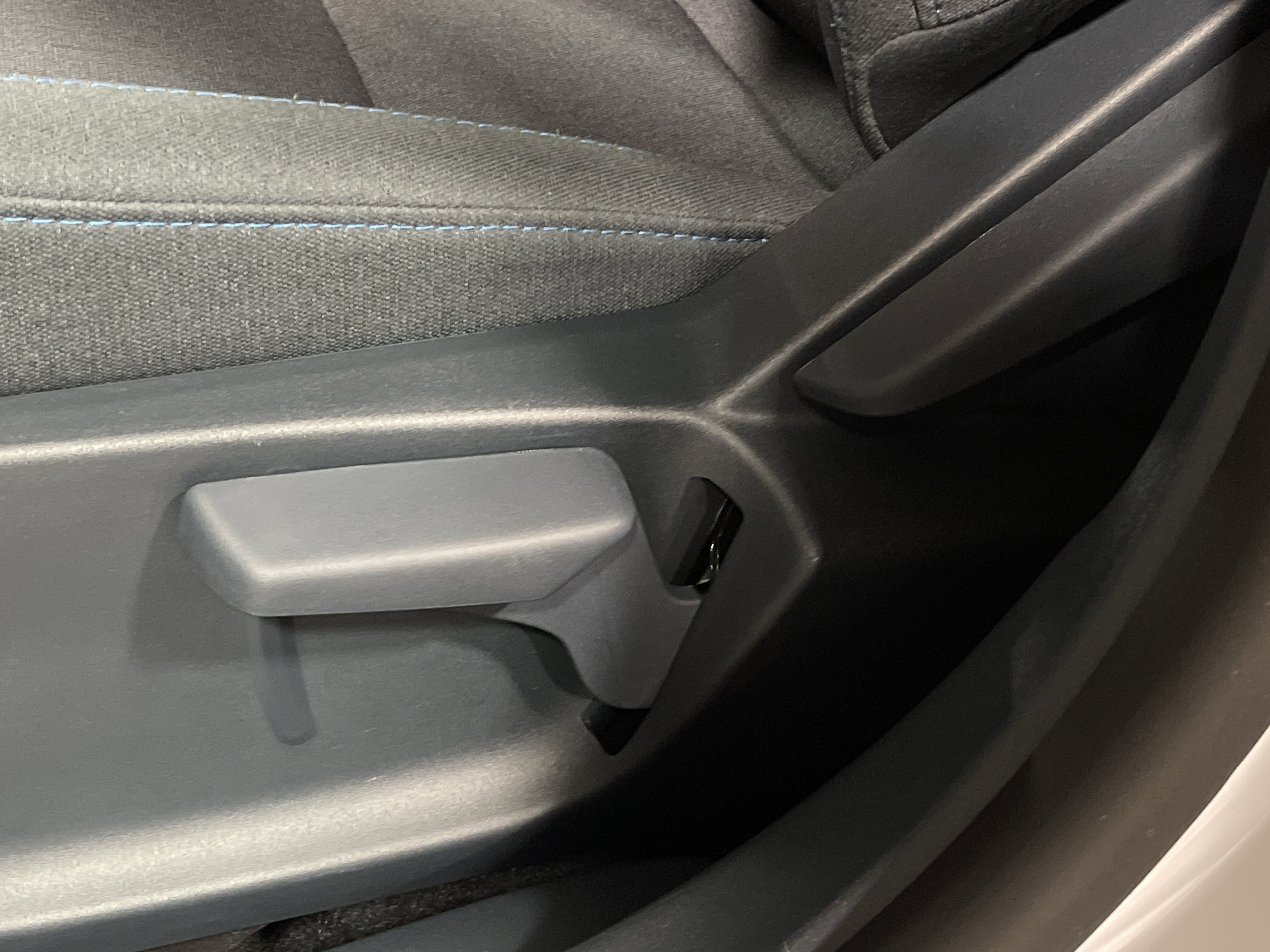 Used 2025 Ford Maverick XLT w/ Equipment Group 302A image 12