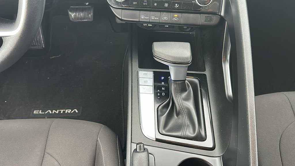 Used 2023 Hyundai Elantra SEL image 27