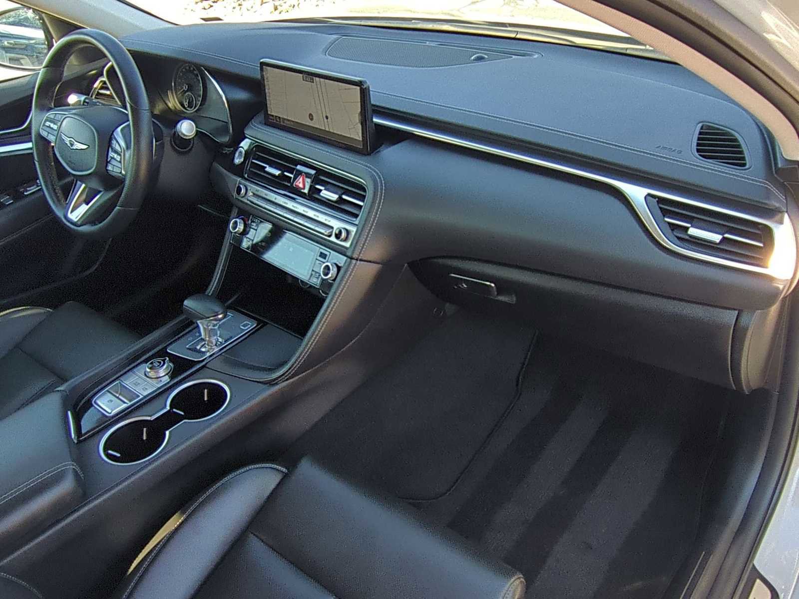 Used 2025 Genesis G70 2.5T image 29