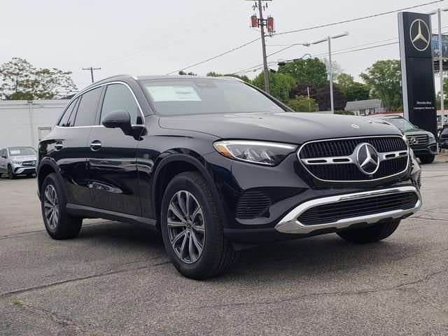 New 2025 Mercedes-Benz GLC 300 4MATIC image 4