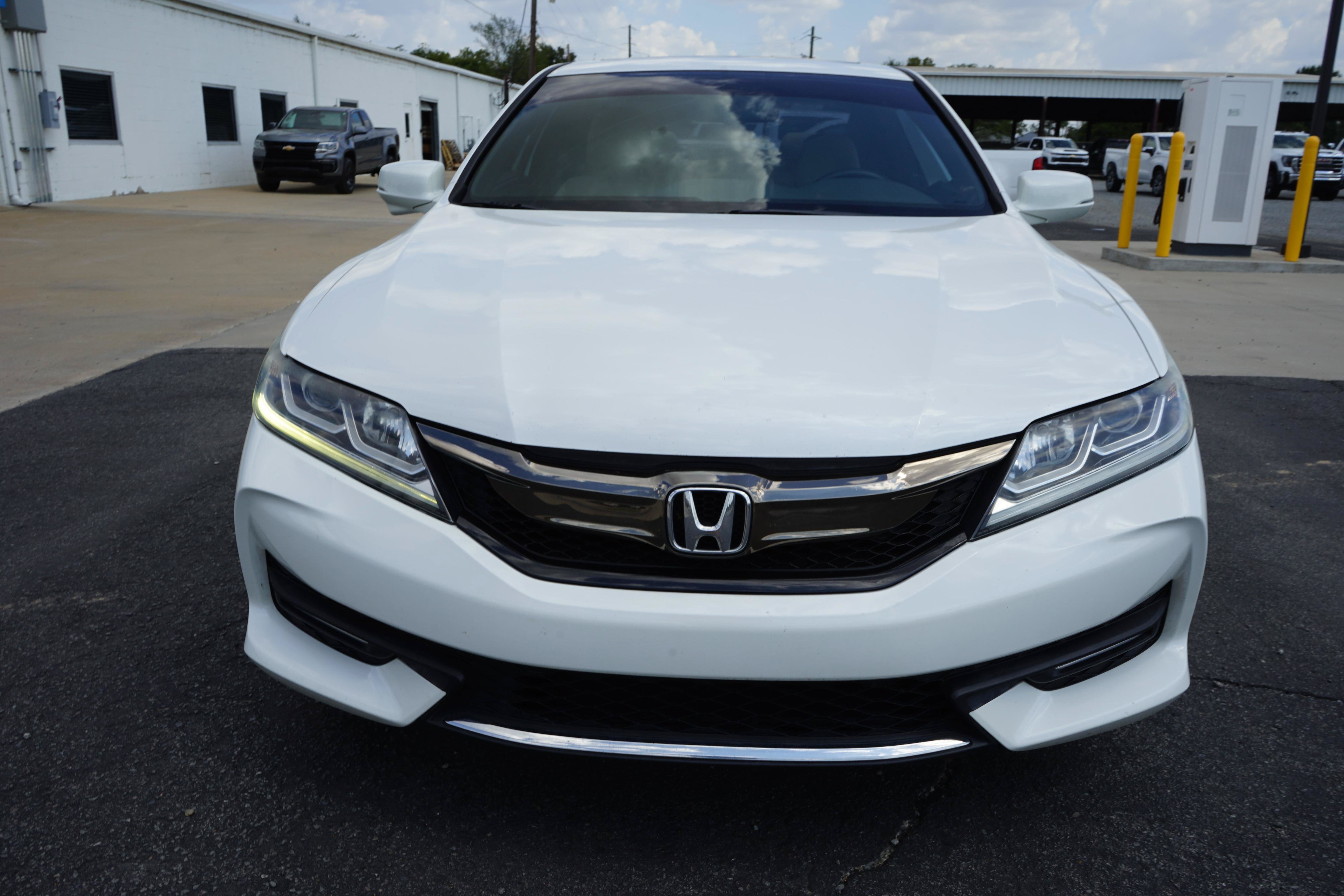 Used 2016 Honda Accord EX-L image 8