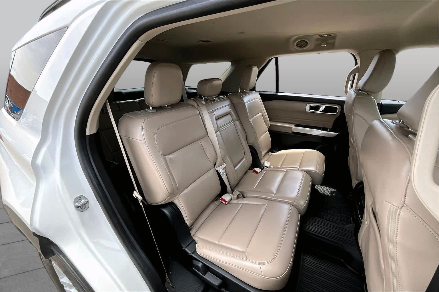 Used 2022 Ford Explorer XLT w/ Equipment Group 202A RWD image 18