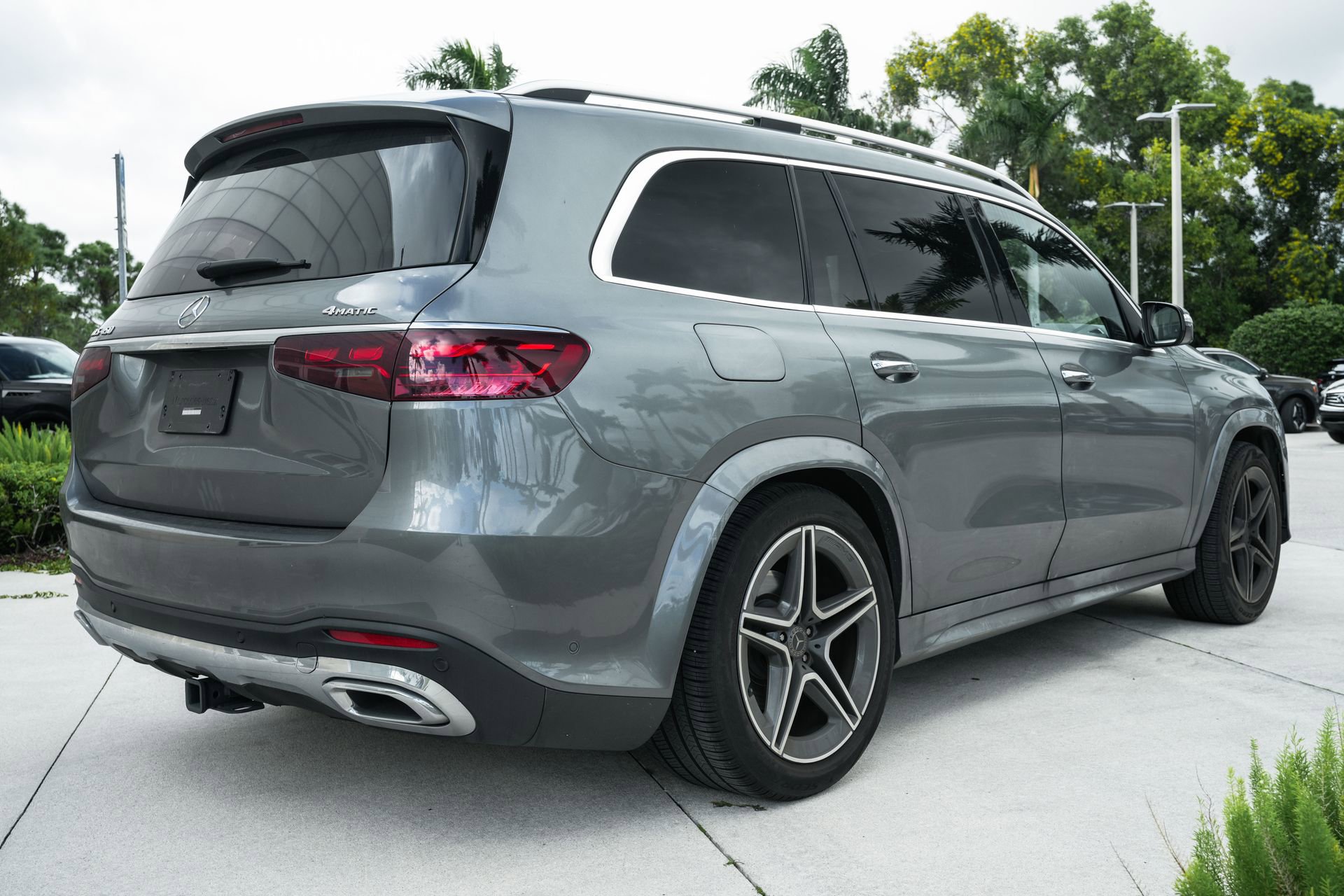 Used 2024 Mercedes-Benz GLS 450 4MATIC image 9