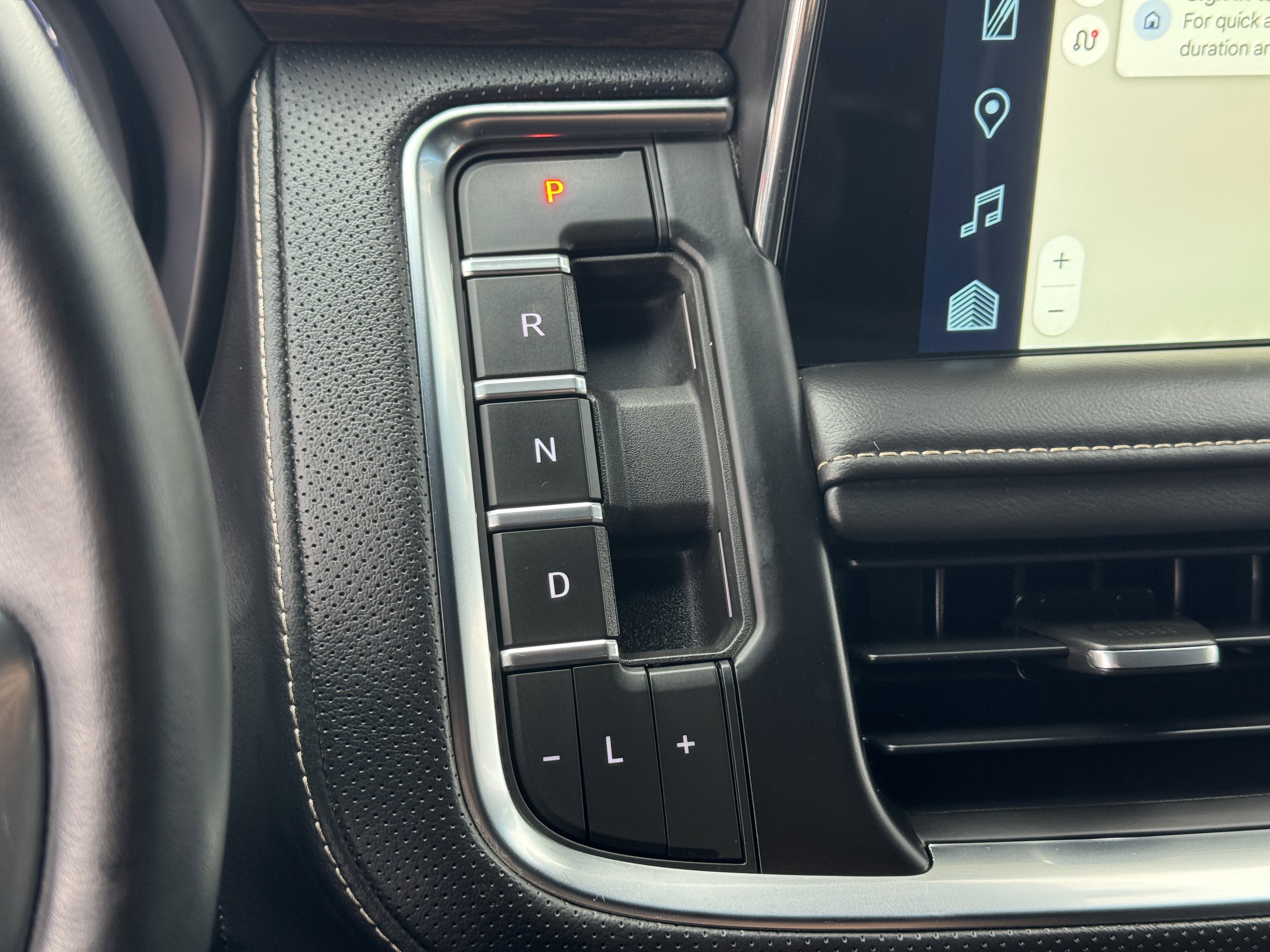 Certified 2023 Chevrolet Suburban Premier image 30