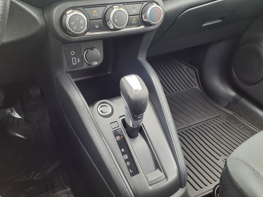 Certified 2025 Nissan Kicks Play S image 10