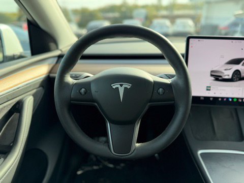 Used 2024 Tesla Model Y Long Range AWD/4WD image 27