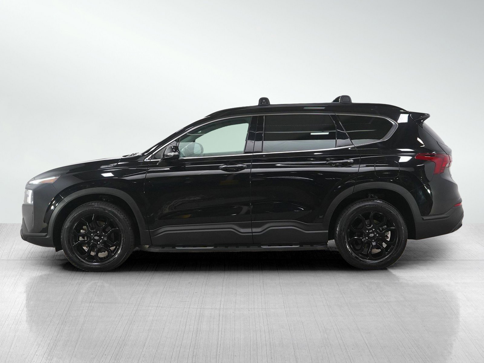 Used 2023 Hyundai Santa Fe XRT FWD image 2