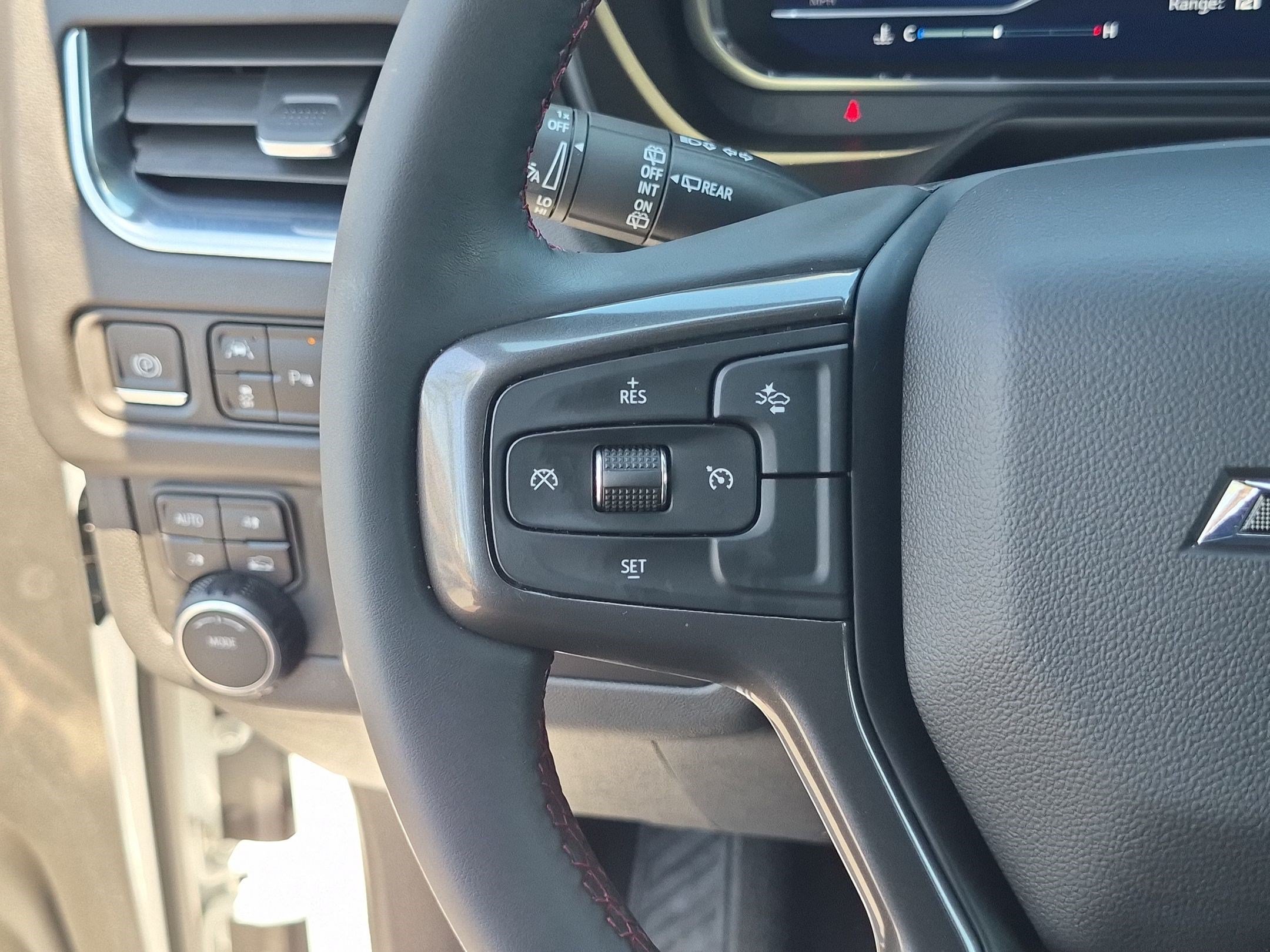 Used 2023 Chevrolet Suburban RST AWD/4WD image 19