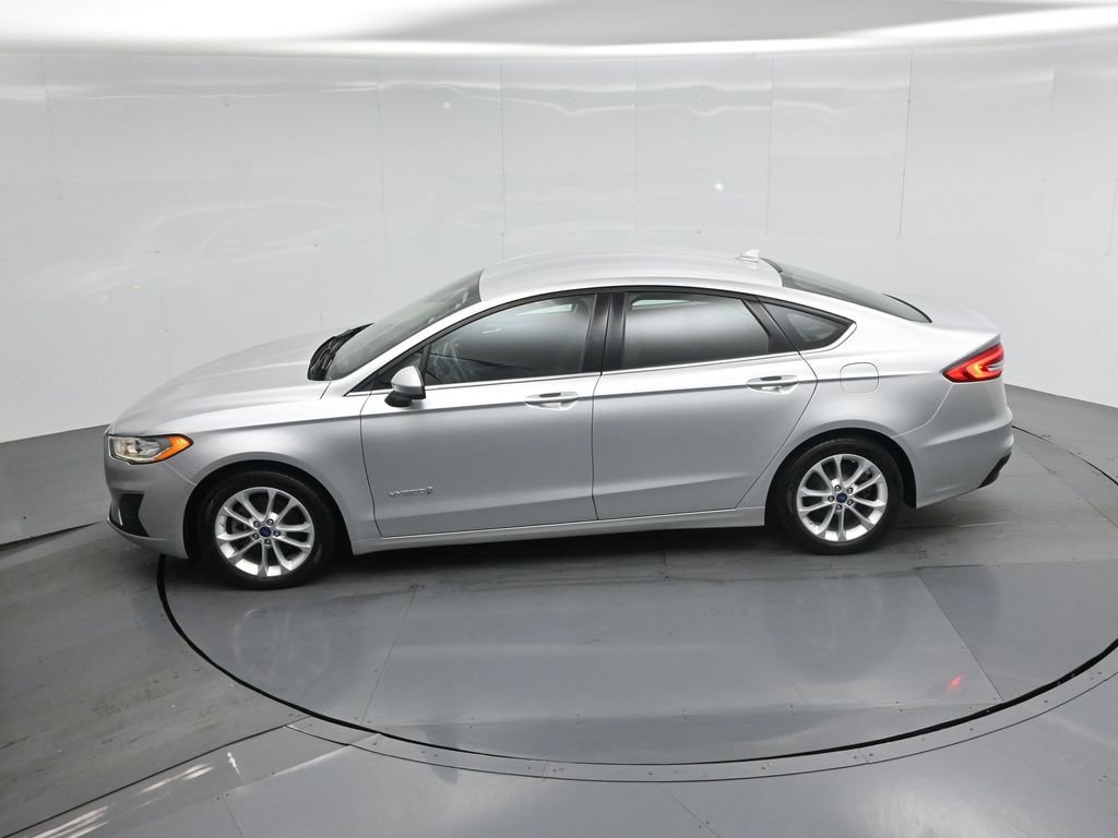 Certified 2019 Ford Fusion SE FWD image 42