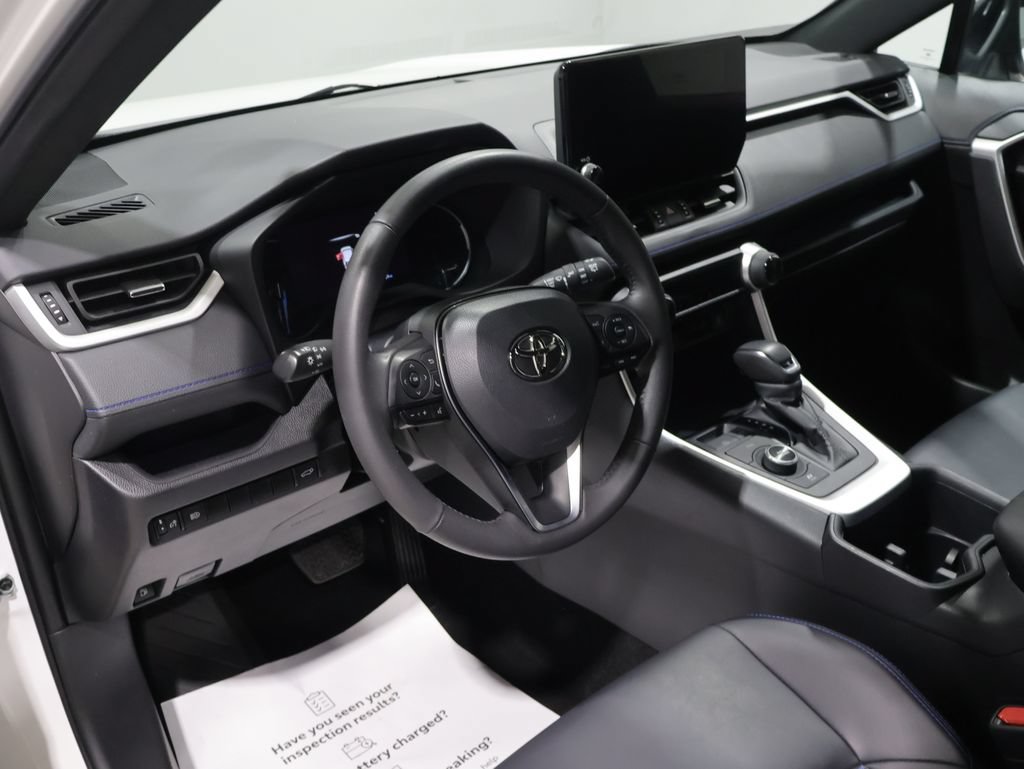 Used 2024 Toyota RAV4 XSE AWD/4WD image 15