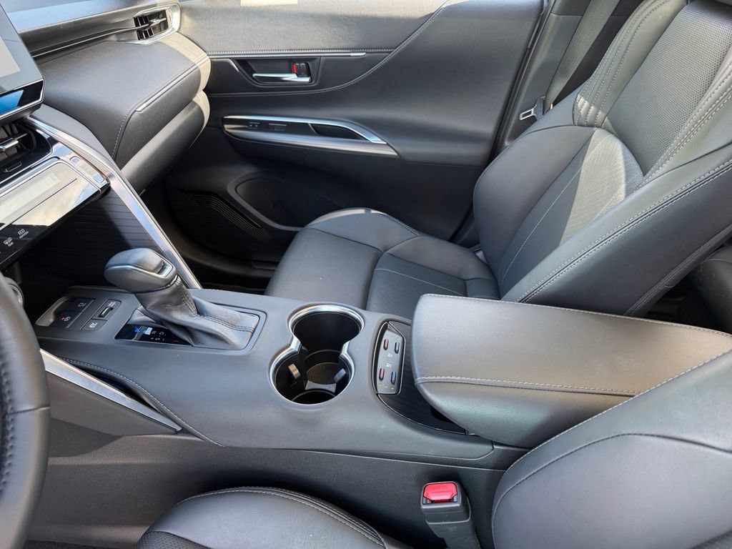 Used 2023 Toyota Venza Limited AWD/4WD image 12