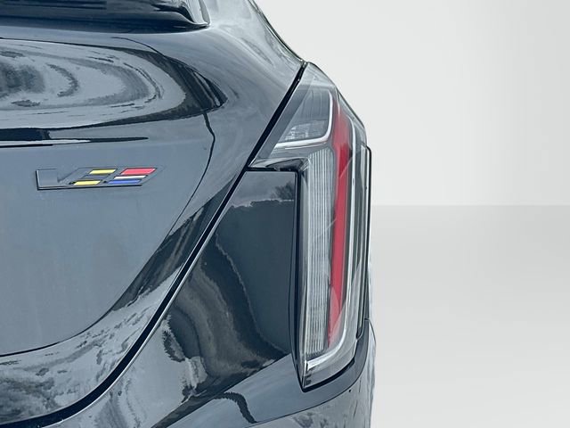 Certified 2025 Cadillac CT4 V w/ LPO, ONYX Package image 28