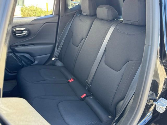 Used 2023 Jeep Renegade Latitude AWD/4WD image 28