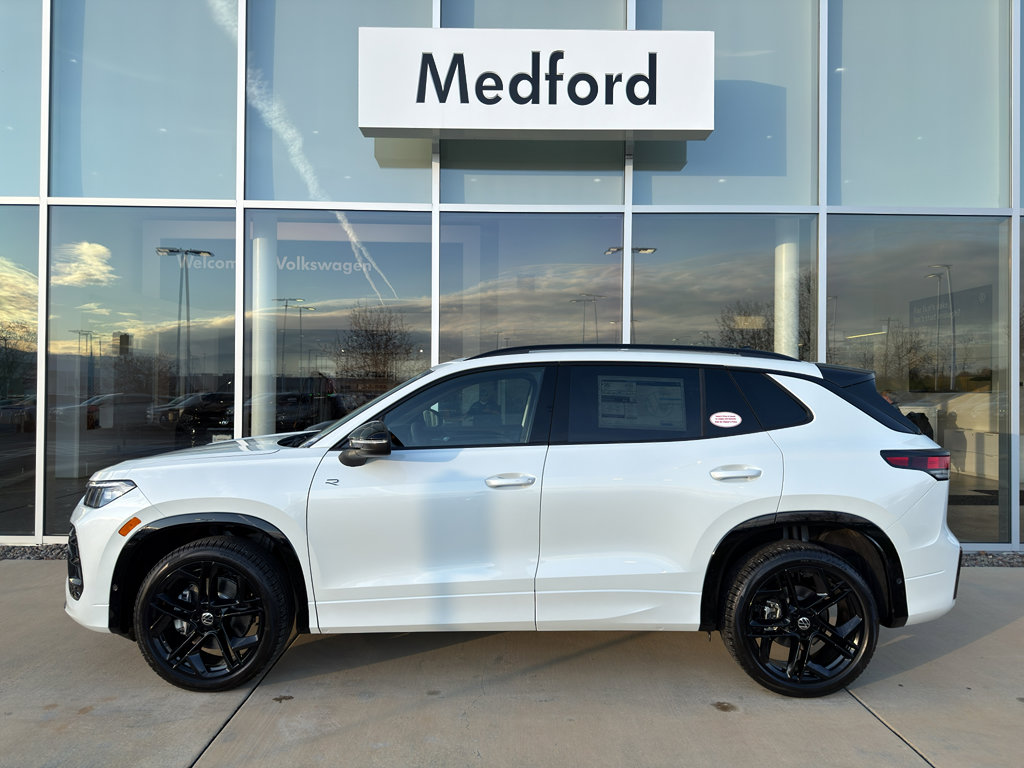 New 2026 Volkswagen Tiguan SE R-Line image 2