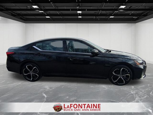 Used 2025 Nissan Altima 2.5 SR image 9