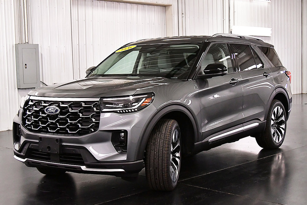 New 2026 Ford Explorer Platinum w/ LUX Leather Package AWD/4WD image 3