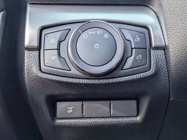 Used 2018 Ford Explorer XLT w/ Equipment Group 202A FWD image 12
