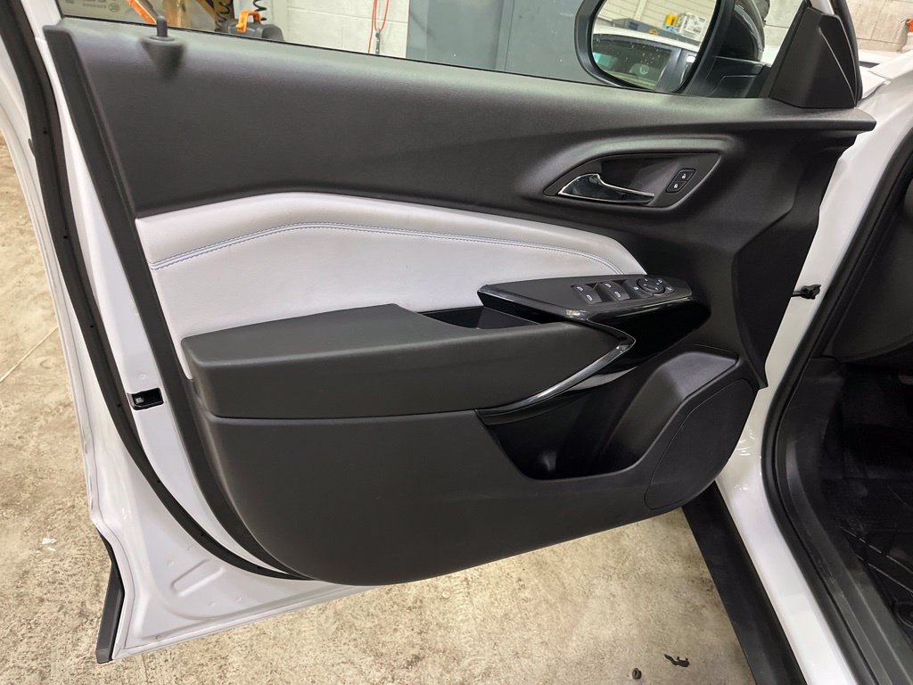 Used 2026 Chevrolet Trax LT w/ Midnight Edition FWD image 12