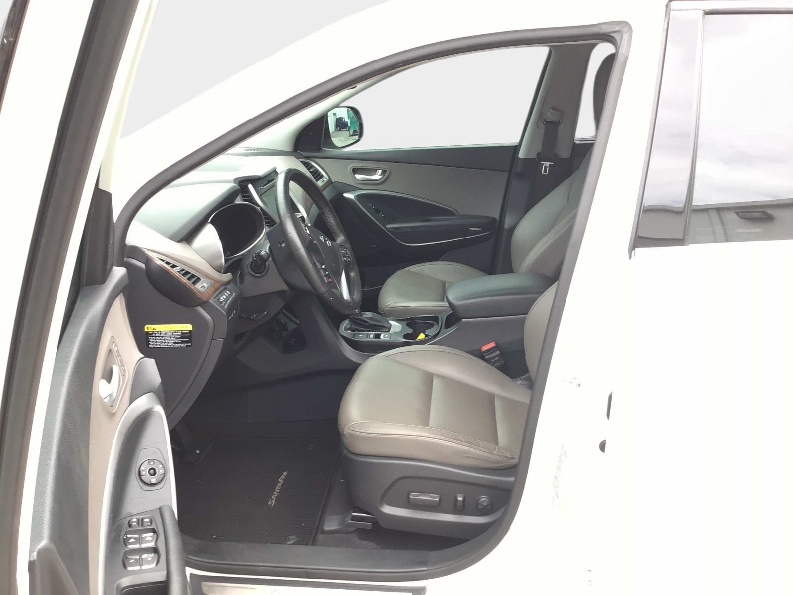 Used 2017 Hyundai Santa Fe Limited FWD image 10