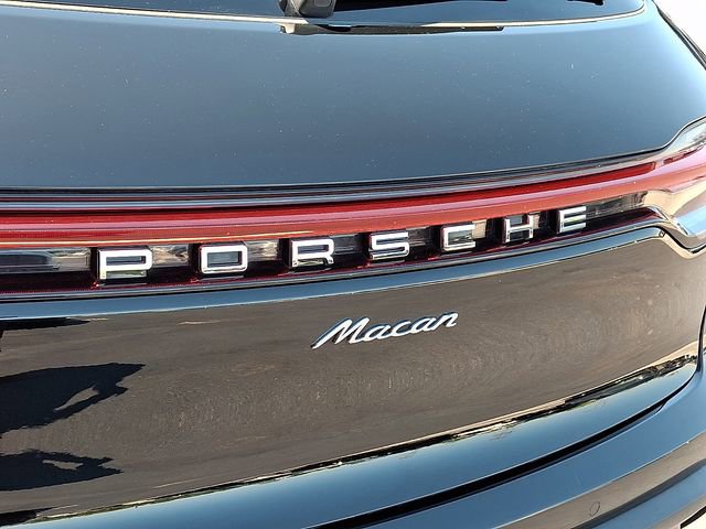Certified 2023 Porsche Macan Turbo AWD/4WD image 32