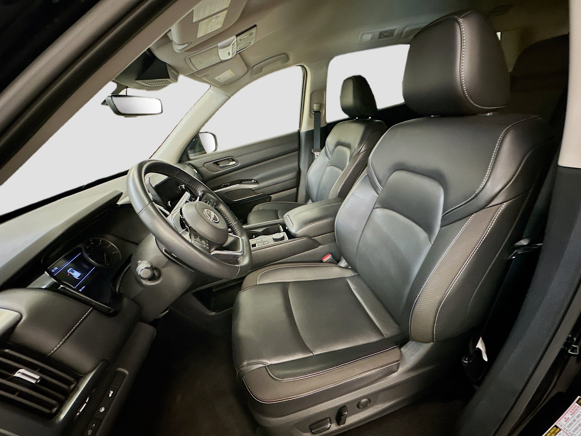Used 2025 Nissan Pathfinder SL image 13