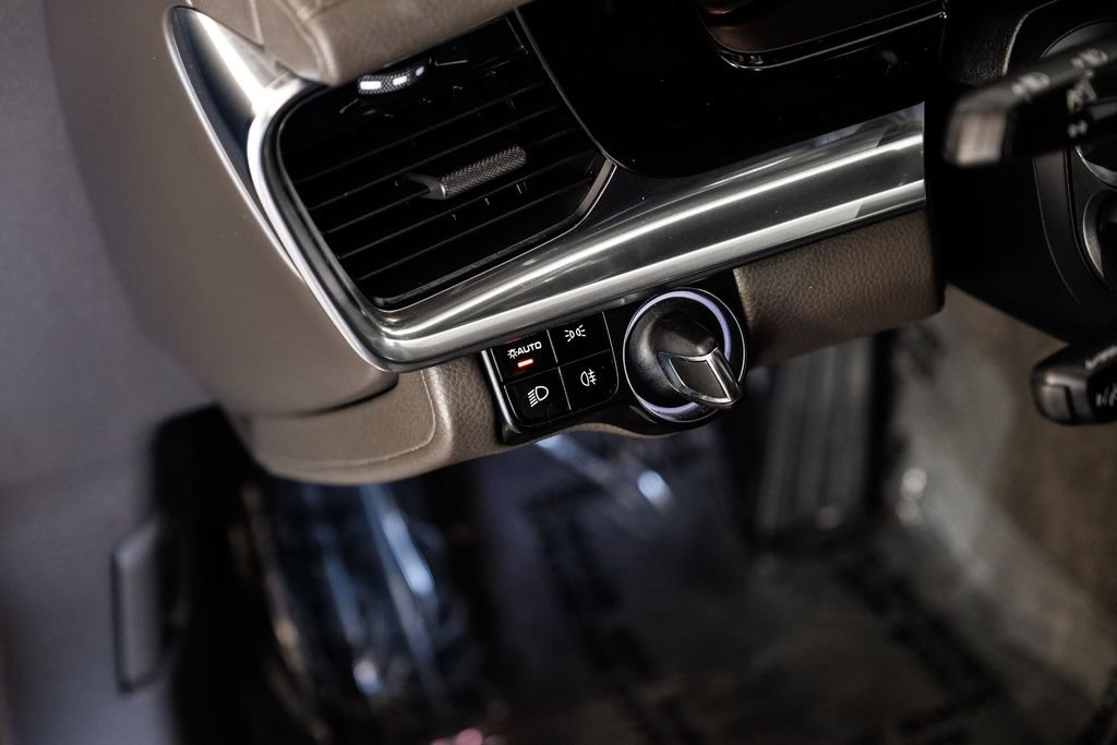 Used 2021 Porsche Panamera image 29