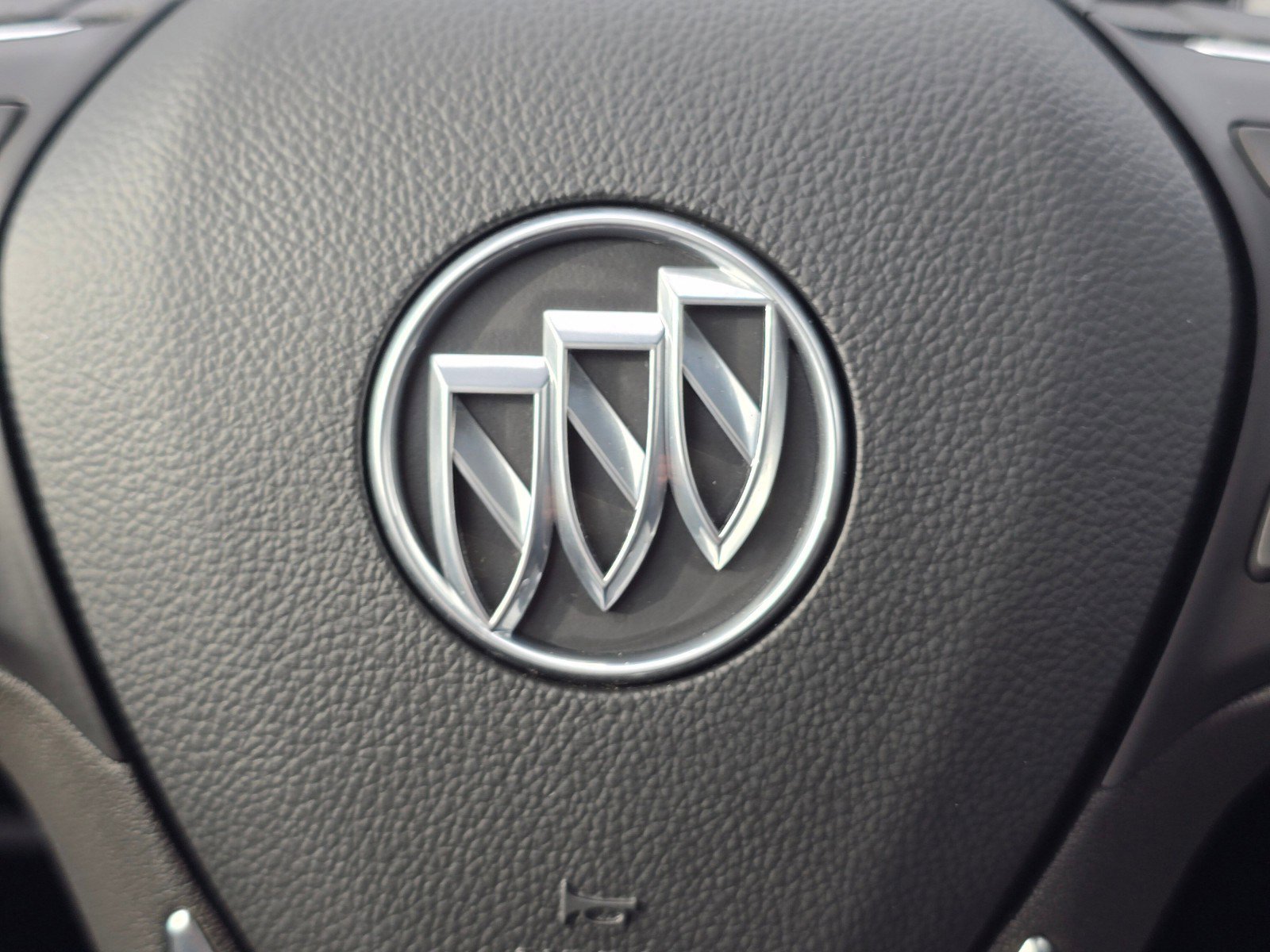 Used 2019 Buick Envision Essence w/ LPO, Active Package image 39