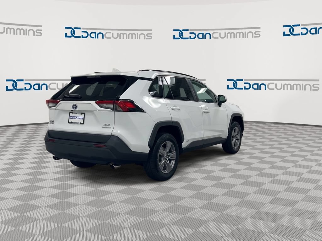 Used 2022 Toyota RAV4 XLE w/ Convenience Package AWD/4WD image 8