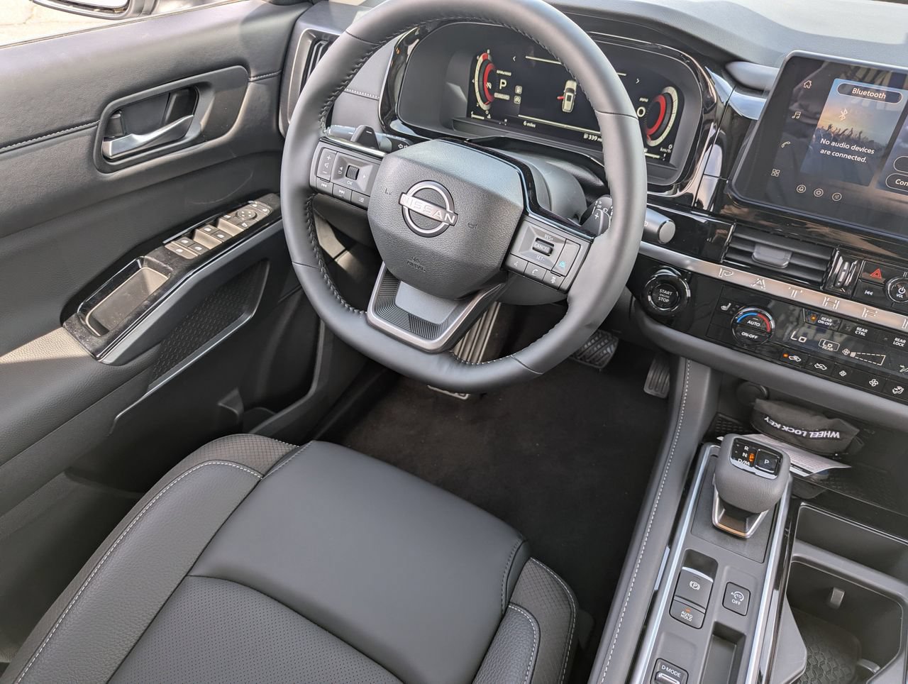 New 2026 Nissan Pathfinder SL w/ SL Premium Package (P04) FWD image 23