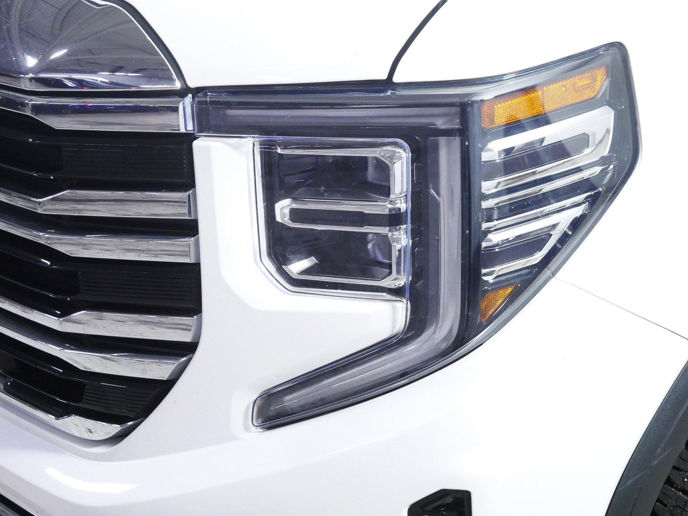 Used 2023 GMC Sierra 1500 SLT w/ SLT Premium Plus Package image 16