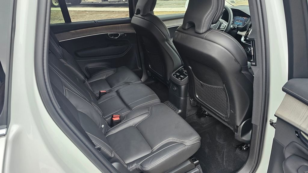 Certified 2025 Volvo XC90 T8 Ultra w/ Protection Package Premier image 9