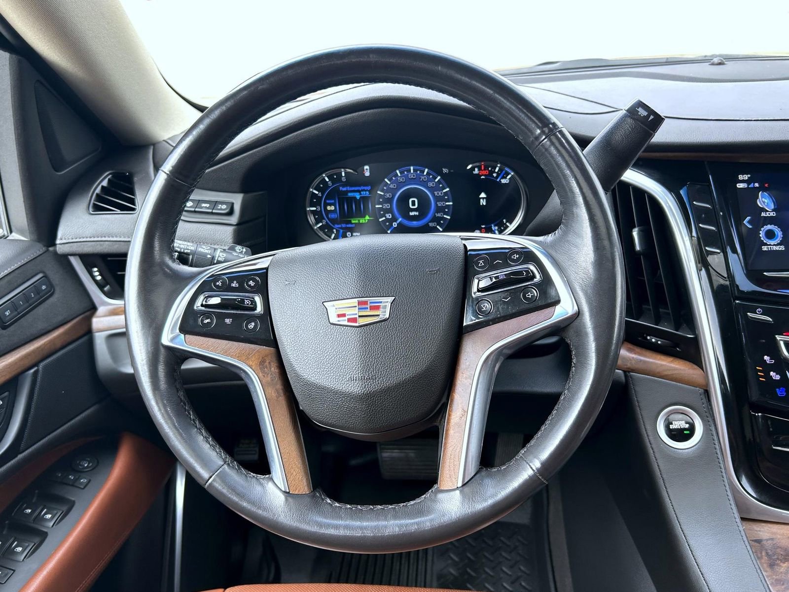 Used 2020 Cadillac Escalade Luxury image 15