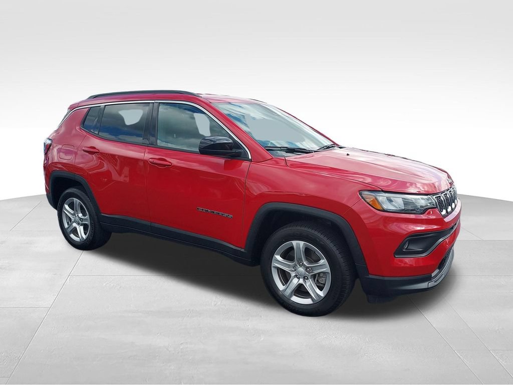 Used 2024 Jeep Compass Latitude AWD/4WD image 7
