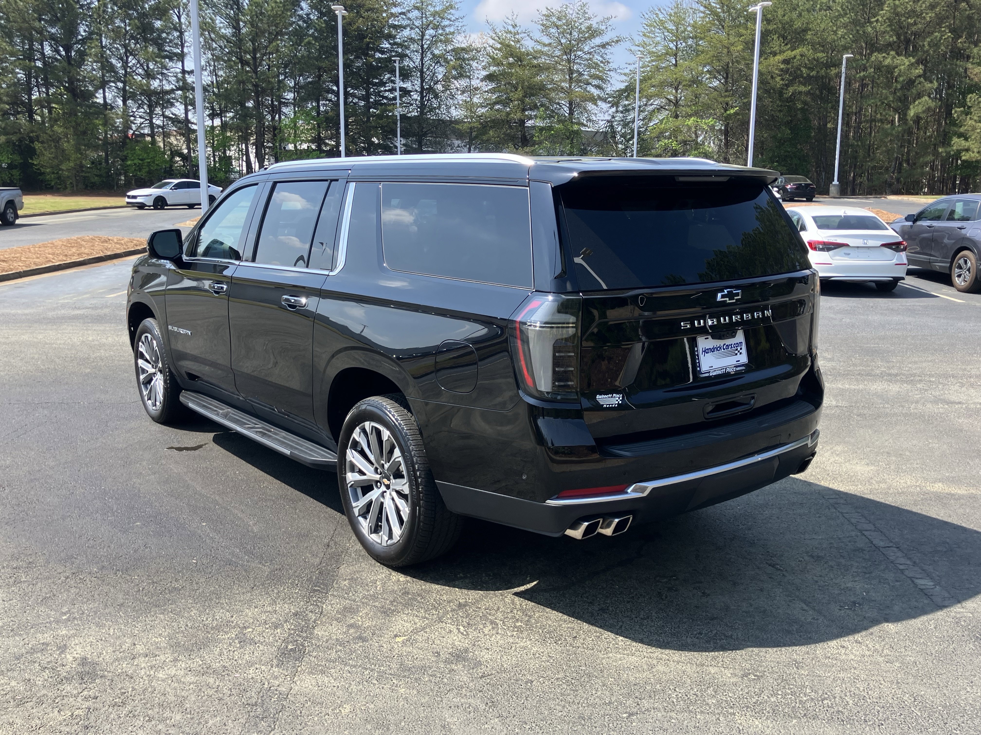 Used 2025 Chevrolet Suburban High Country w/ Sun And Tow Package image 8