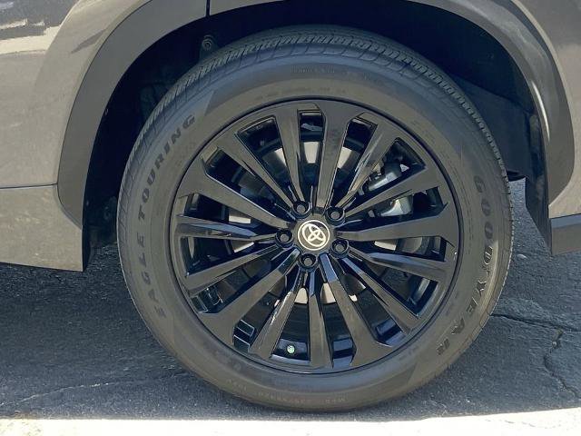 Used 2023 Toyota Highlander XSE FWD image 30