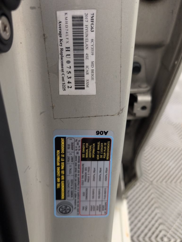 Used 2017 Hyundai Elantra SE FWD image 38