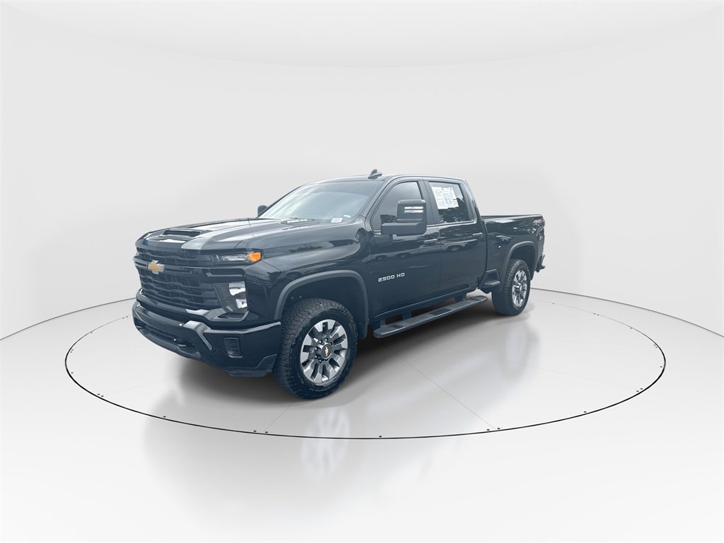 Used 2025 Chevrolet Silverado 2500 Custom image 4