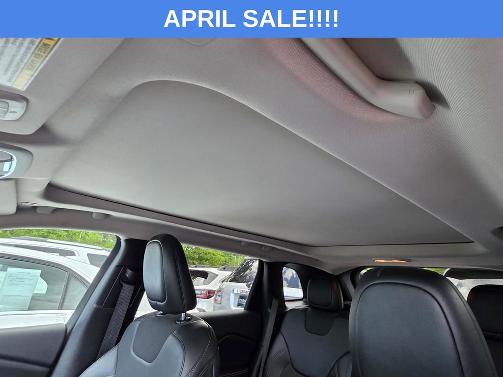 Used 2018 Jeep Cherokee Latitude Plus w/ Comfort/Convenience Group image 9