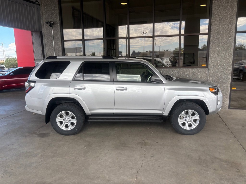 Used 2024 Toyota 4Runner SR5 Premium image 3