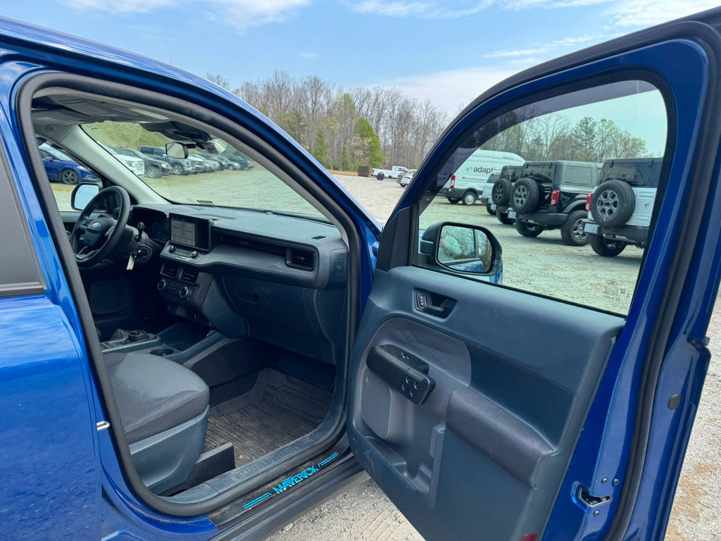 Used 2023 Ford Maverick XL image 14