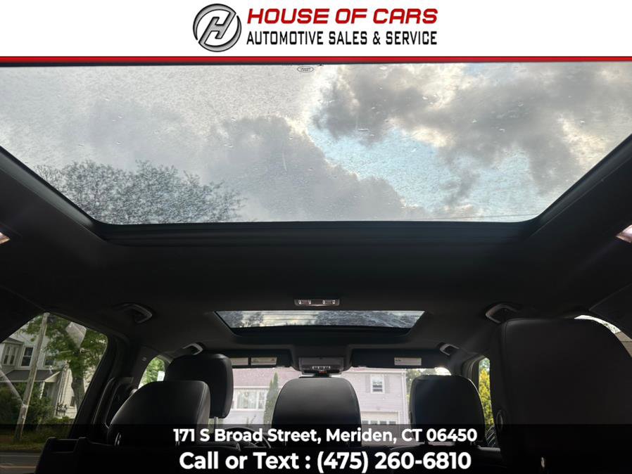 Used 2017 Land Rover Discovery SE image 43