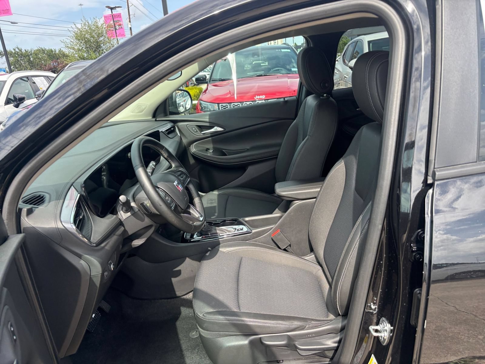 Used 2025 Buick Encore GX Preferred FWD image 25