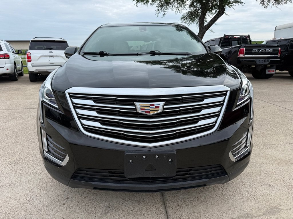 Used 2018 Cadillac XT5 FWD image 2