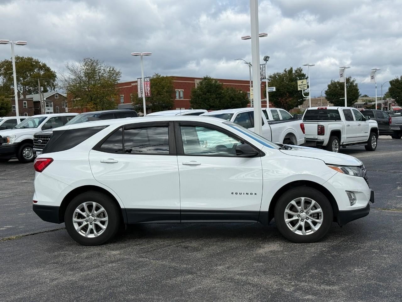 Used 2020 Chevrolet Equinox LS w/ LS Convenience Package AWD/4WD image 5