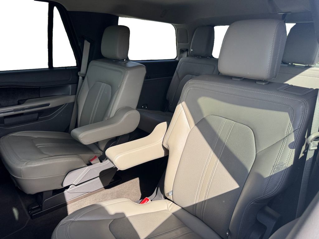 Used 2021 Ford Expedition Limited image 13