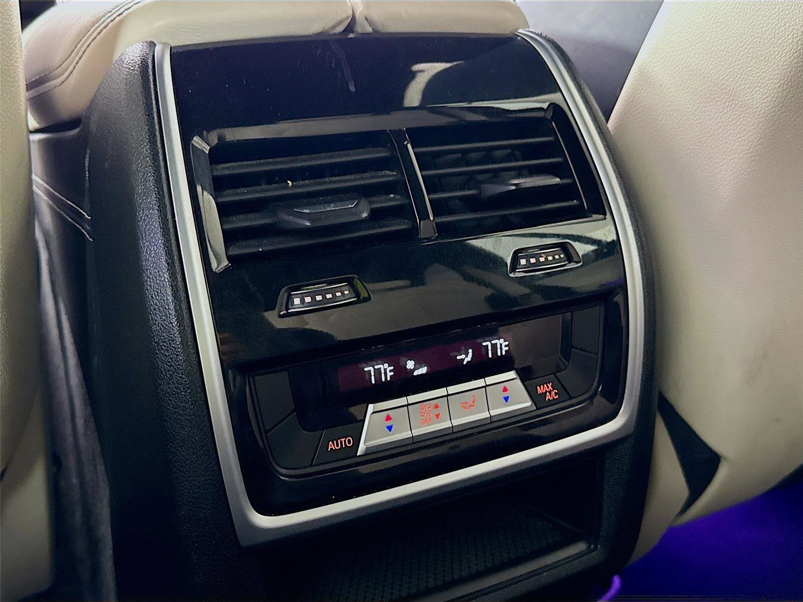 Used 2020 BMW X5 M50i w/ Executive Package image 25