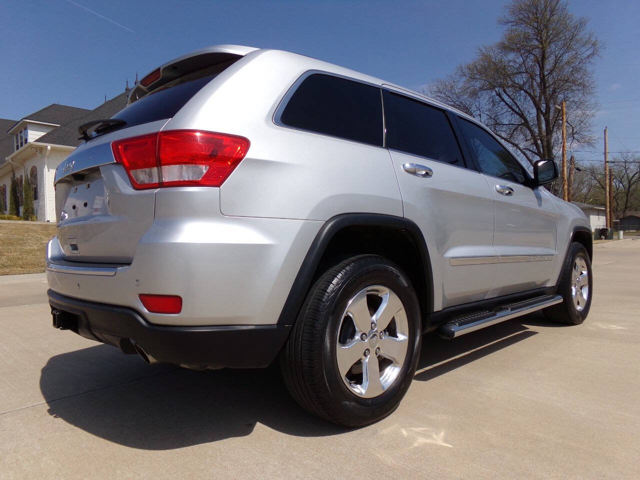 Used 2011 Jeep Grand Cherokee Limited RWD image 38